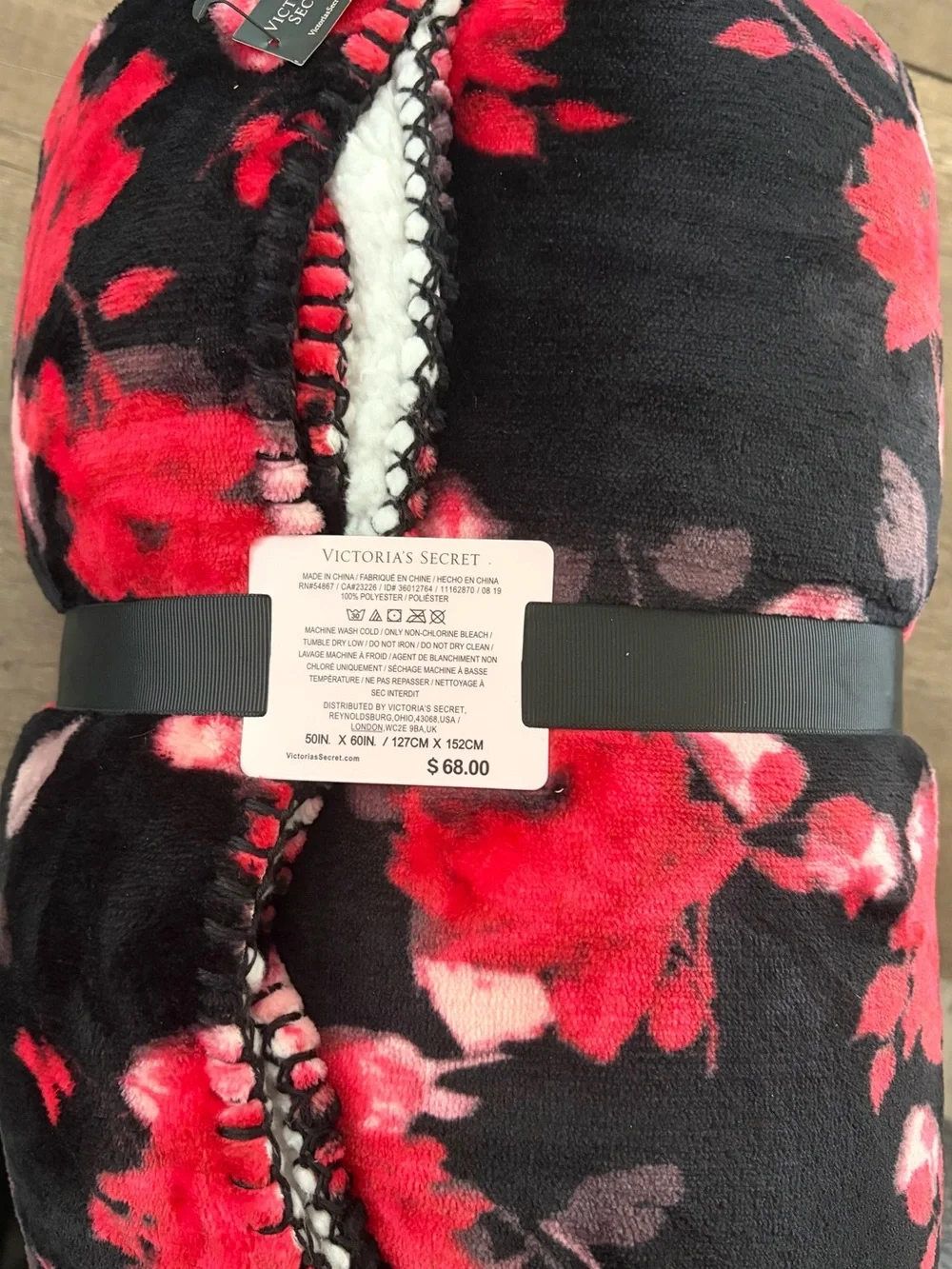 Victoria's Secret Black & Red Floral Sherpa Throw 50inX60in